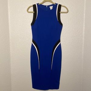 Blue sleeveless dress, slimming cut & lines - worn once